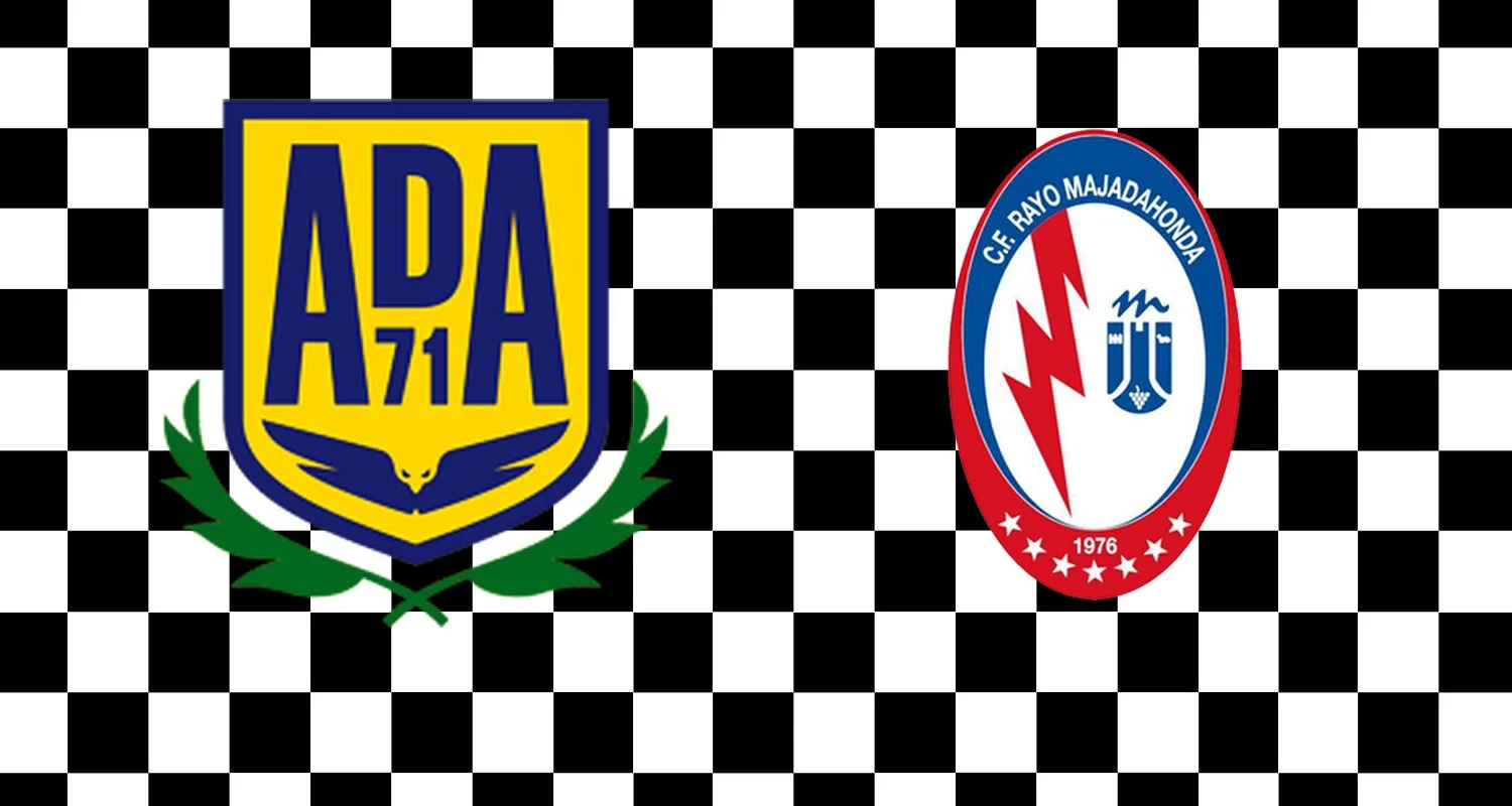 Aksi perebutan bola antara pemain AD Alcorcon dan Rayo Majadahonda dalam laga uji coba