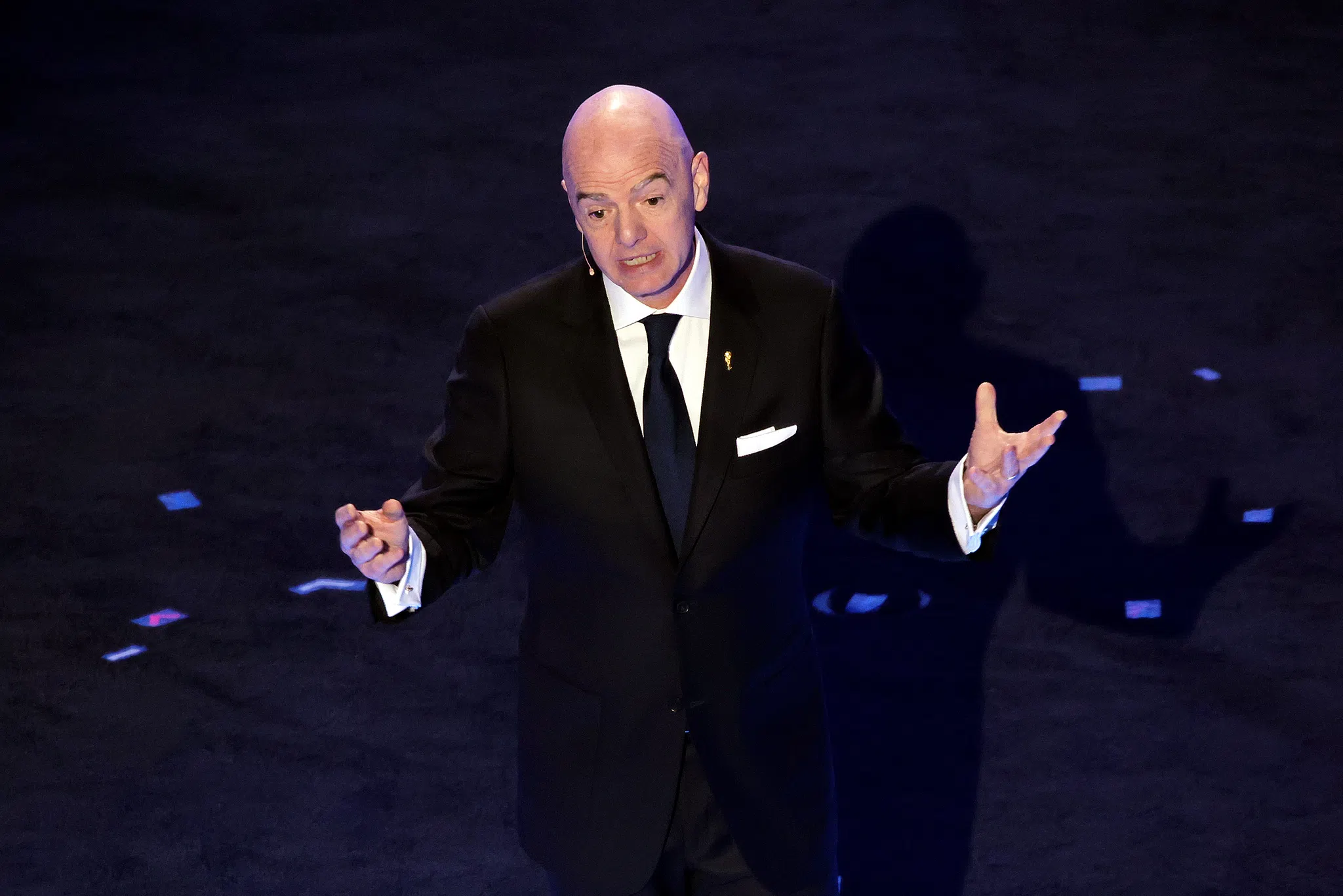 Presiden FIFA Gianni Infantino memimpin rapat penting di markas besar organisasi sepak bola dunia.