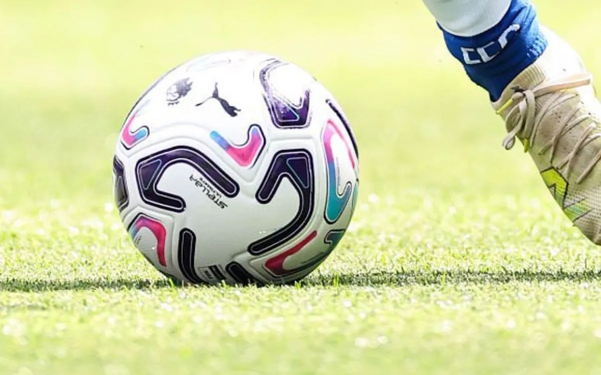 Pertandingan sepak bola Liga Lesotho antara Members melawan Matlama di stadion