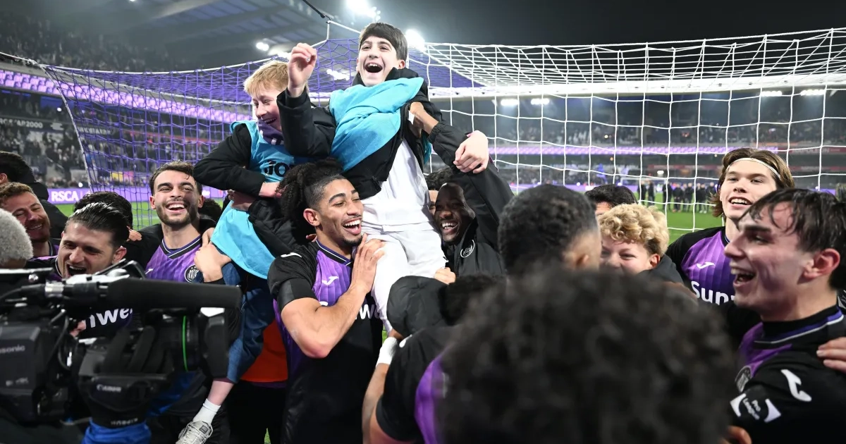 Nathan Saliba mengenakan jersey Anderlecht saat bertanding di lapangan hijau